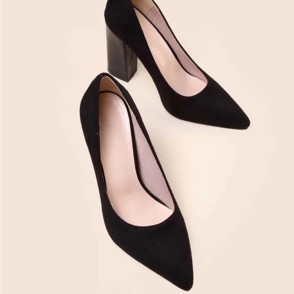 Crocodile Embossed Point Toe Chunky Heeled Faux Suede Court Pumps - Picture 2 of 4